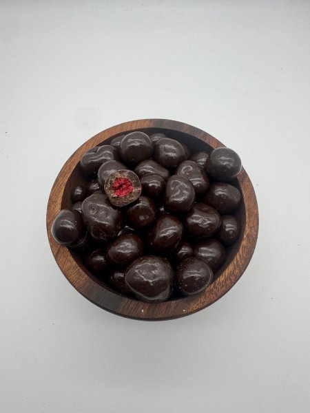 Himbeere,gefriergetocknet in Zartbitterschockolade